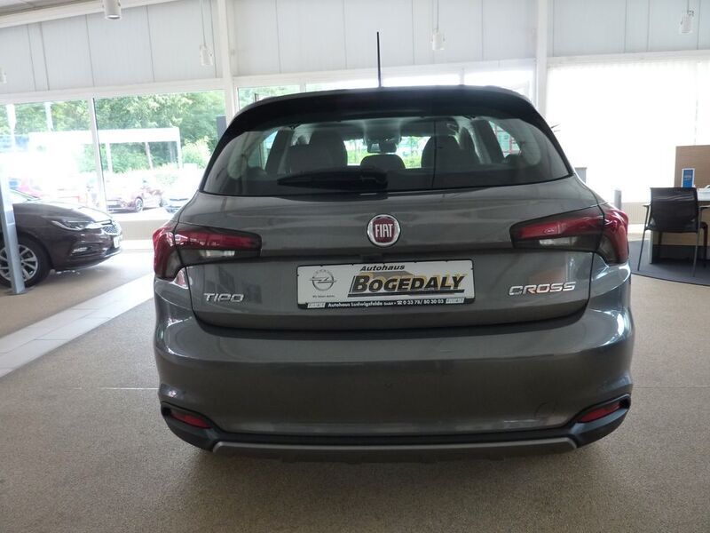 Gebraucht Fiat Tipo Cross 99 PS (72 kW) 2021 Grau Limousine