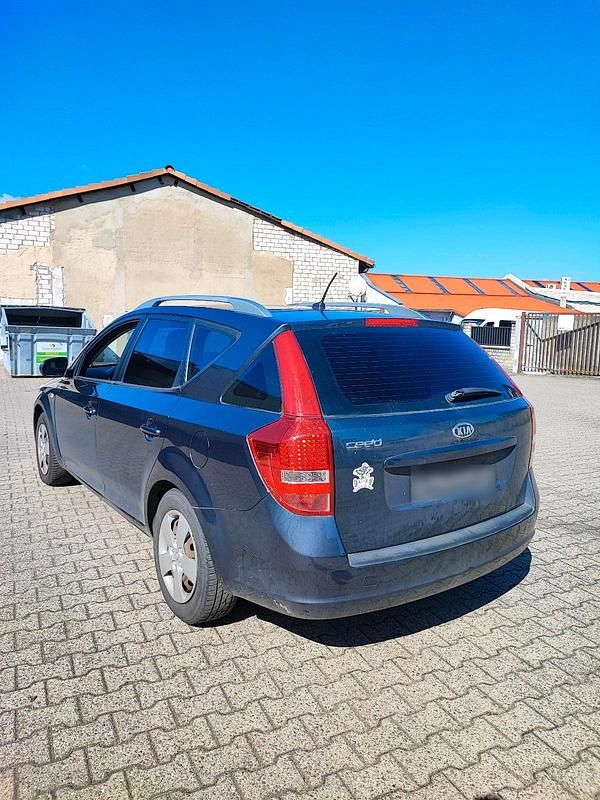 Gebraucht Kia Ceed 90 PS (66 kW) 2010 Grau Kleinwagen