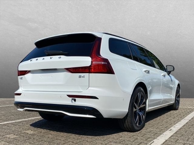 Gebraucht Volvo V60 Plus 197 PS (144 kW) 2024 Crystal white pearl / metallic Kombi