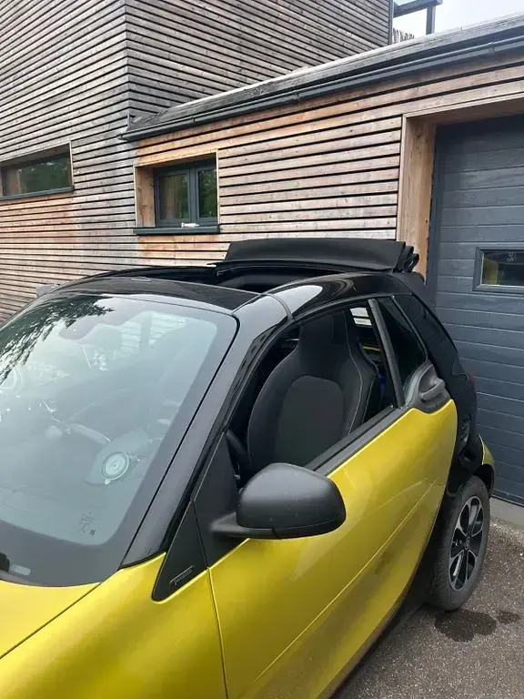 Gebraucht Smart ForTwo Cabrio Passion 71 PS (52 kW) 2017 Gelb Cabrio