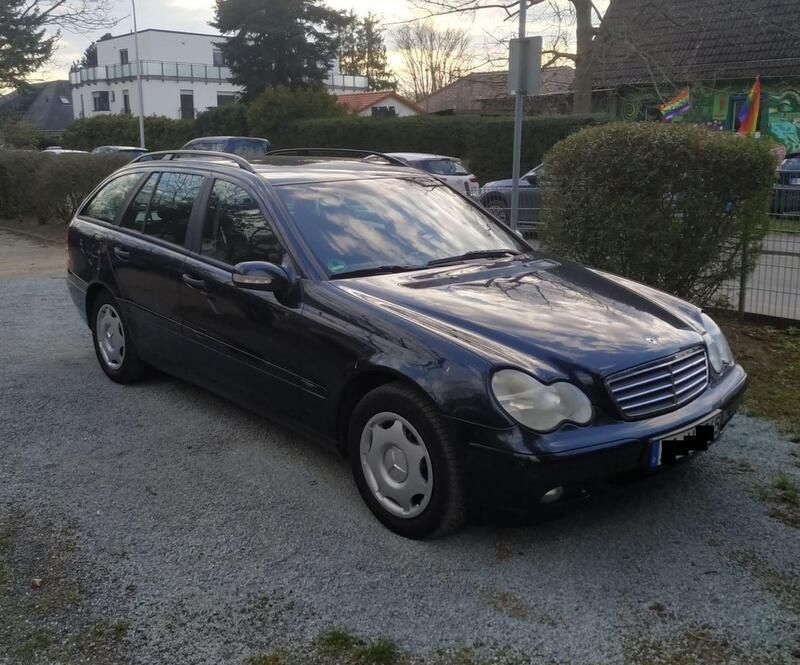 Schwarz Gebraucht 2003 Mercedes C180 Classic Kombi | 1.500 € (Guter Preis) - Bild 1/4