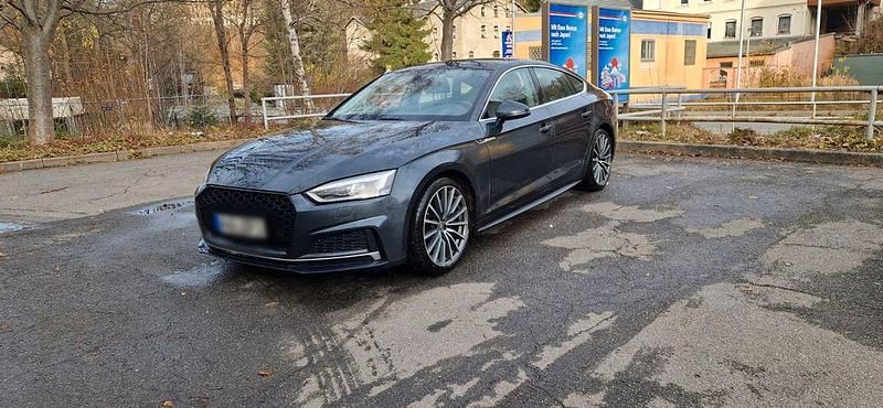 Grau Gebraucht 2017 Audi A5 Sportback Sport Kleinwagen | 18.999 € (Fairer Preis) - Bild 1/4
