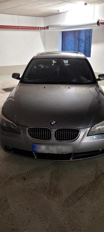 Gebraucht BMW 523 190 PS (139 kW) 2006 Grau Limousine