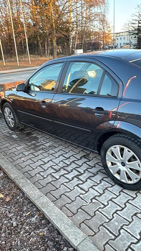 Gebraucht Ford Mondeo 140 PS (102 kW) 2007 Grau Limousine