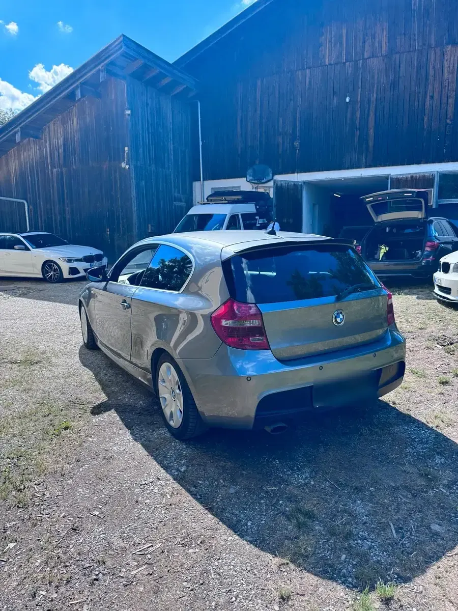 Gebraucht BMW 120 215 PS (158 kW) 2010 Grau Kleinwagen