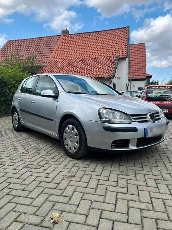 Silber Gebraucht 2003 VW Golf IV Limousine | 2.200 € (Etwas zu teuer) - Bild 1/4