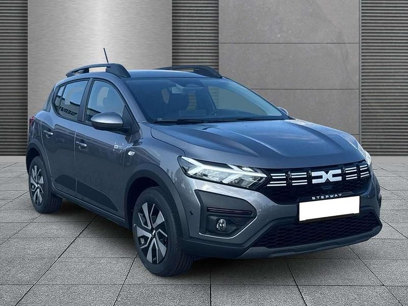 Neu Dacia Sandero Expression 91 PS (66 kW) 2025 Dolomitgrau Kleinwagen