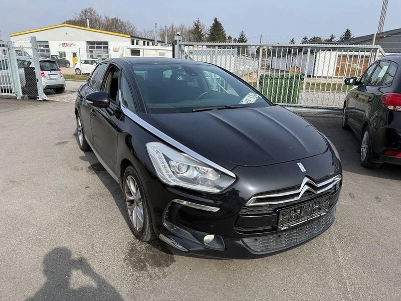 Gebraucht Citroën DS5 Chic 179 PS (131 kW) 2014 Schwarz Kleinwagen