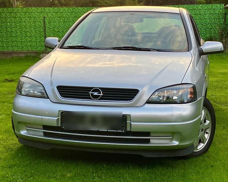 Silber Gebraucht 2003 Opel Astra Limousine | 2.250 € (Fairer Preis) - Bild 1/4