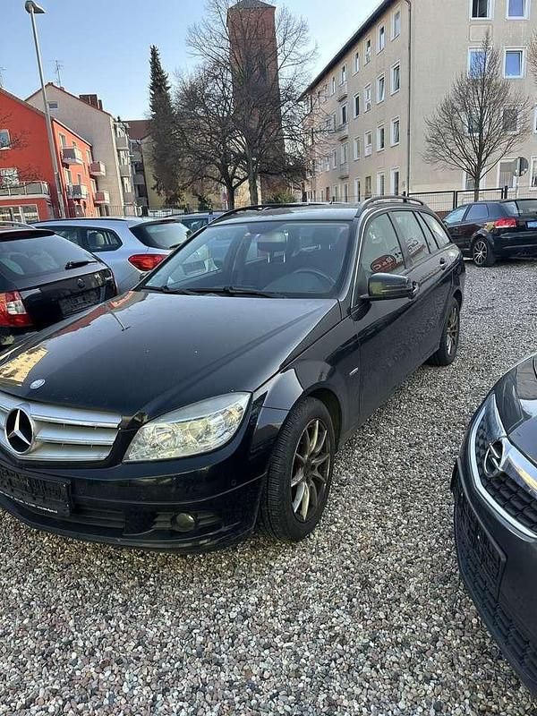 Gebraucht Mercedes C180 156 PS (114 kW) 2010 Obsidianschwarz  metalliclack Kombi