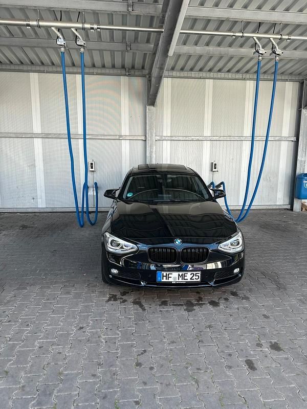 Schwarz Gebraucht 2013 BMW 118 Advantage Kleinwagen | 10.050 € (Etwas zu teuer) - Bild 1/4