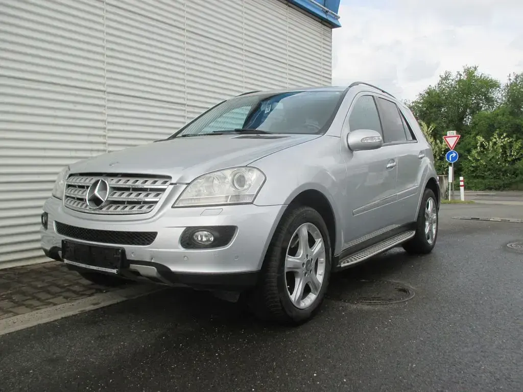 Gebraucht Mercedes ML420 306 PS (225 kW) 2008 Silber SUV