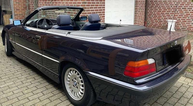 Gebraucht BMW 318 Cabriolet 116 PS (85 kW) 1995 Blau Cabrio