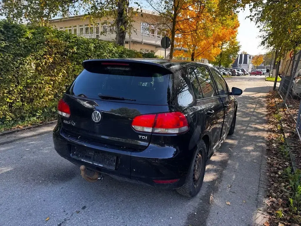 Gebraucht VW Golf VI 90 PS (66 kW) 2010 Schwarz Kleinwagen