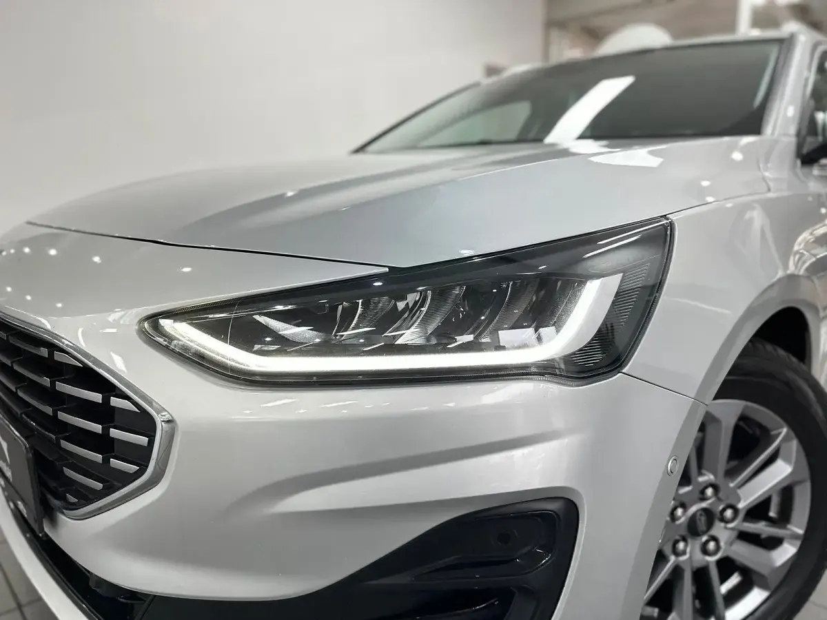 Gebraucht Ford Focus Titanium X 116 PS (85 kW) 2021 Silber Kombi