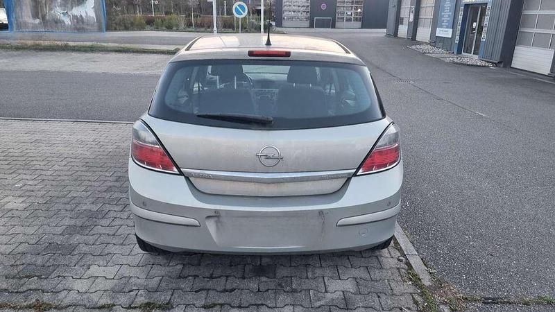 Gebraucht Opel Astra 105 PS (77 kW) 2007 Limousine