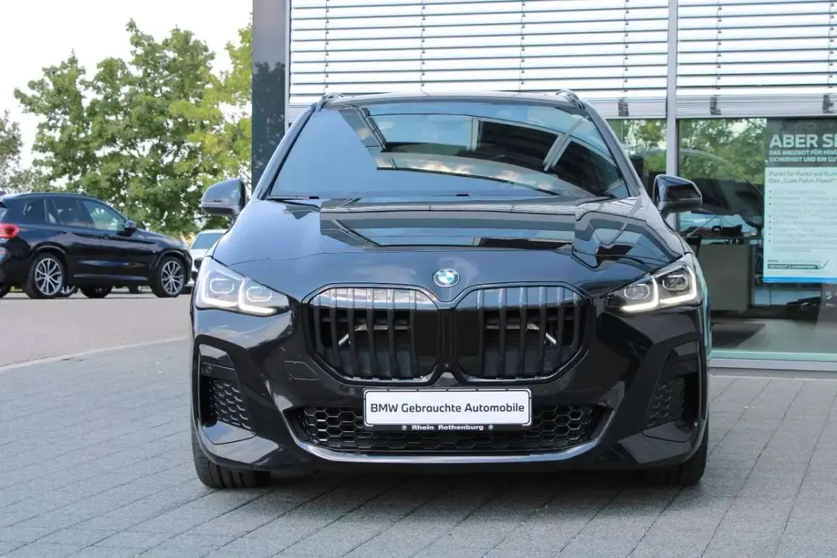 Gebraucht BMW 223 Active Tourer M Sport 204 PS (150 kW) 2024 Schwarz Van / Kleinbus