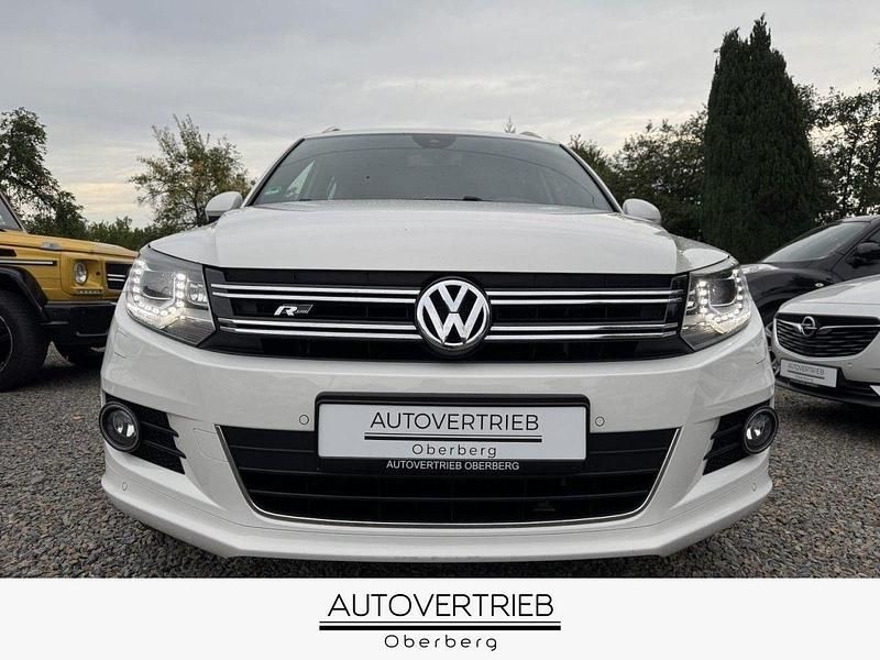 Weiß Gebraucht 2013 VW Tiguan Sportline SUV | 15.990 € (Etwas zu teuer) - Bild 1/4
