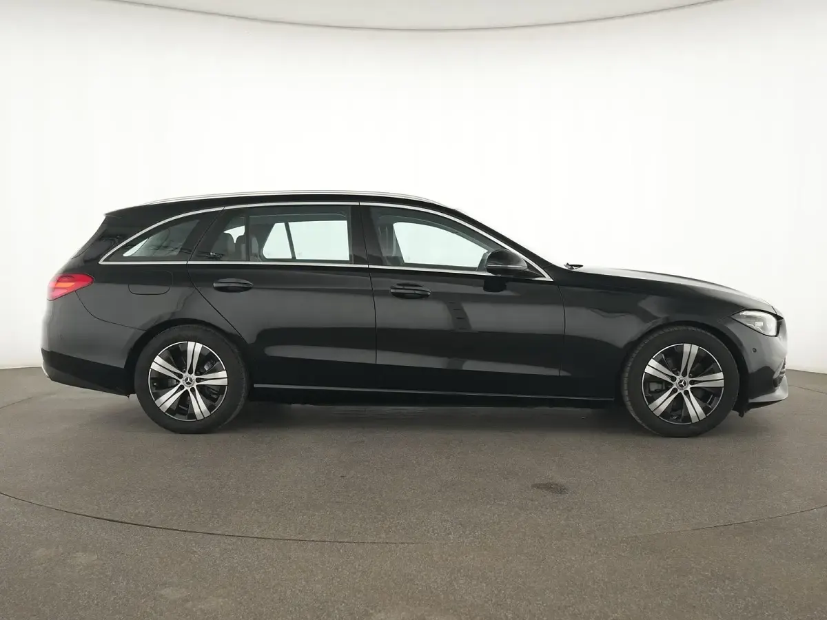 Gebraucht Mercedes C200 Avantgarde 163 PS (119 kW) 2025 Schwarz Limousine