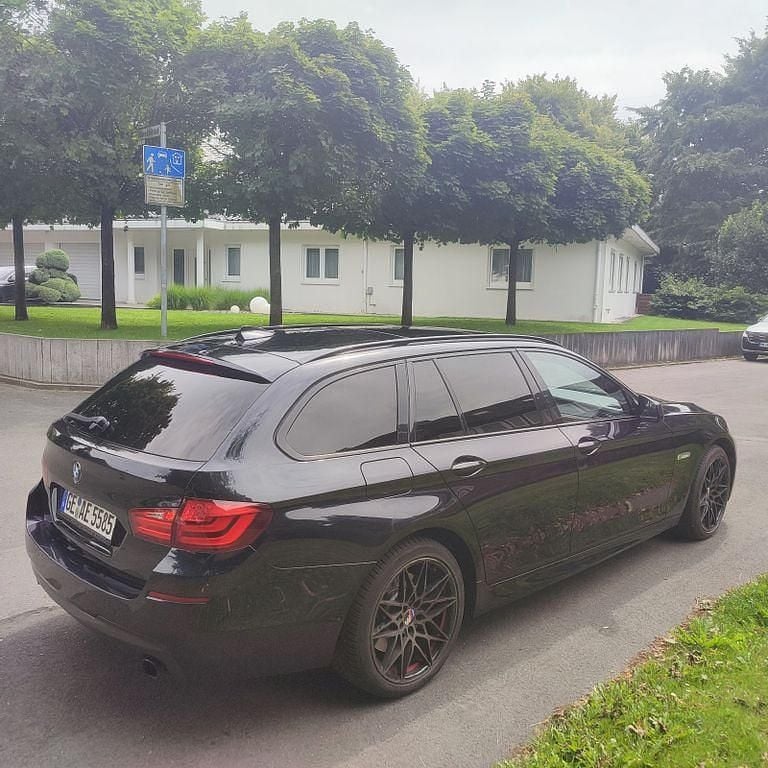 Gebraucht BMW 535 M Sport 313 PS (230 kW) 2012 Blau Kombi