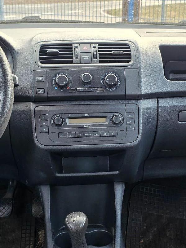 Gebraucht Skoda Roomster 70 PS (51 kW) 2009 Silber Van / Kleinbus