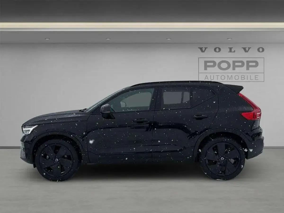 Gebraucht Volvo XC40 Plus 163 PS (119 kW) 2025 Onyx black / metallic SUV