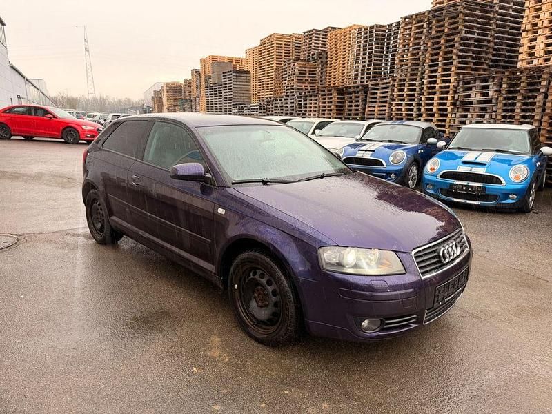Gebraucht Audi A3 Ambiente 116 PS (85 kW) 2004 Violet Kleinwagen