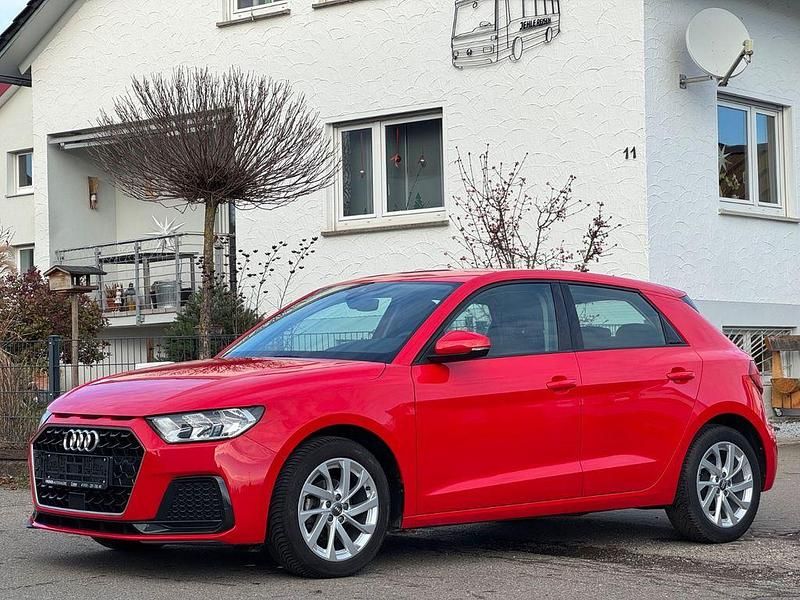 Rot Gebraucht 2019 Audi A1 Sportback Advanced Kleinwagen | 13.990 € (Fairer Preis) - Bild 1/4