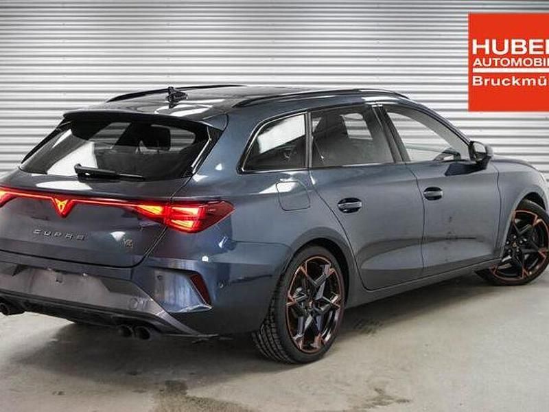 Gebraucht Cupra Leon VZ 333 PS (244 kW) 2025 Magnetic grau metallic (s7) Kombi