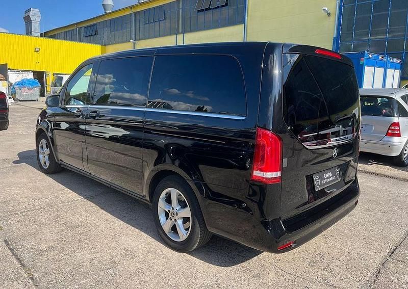 Gebraucht Mercedes V250 Avantgarde 190 PS (139 kW) 2021 Obsidianschwarz Van / Kleinbus