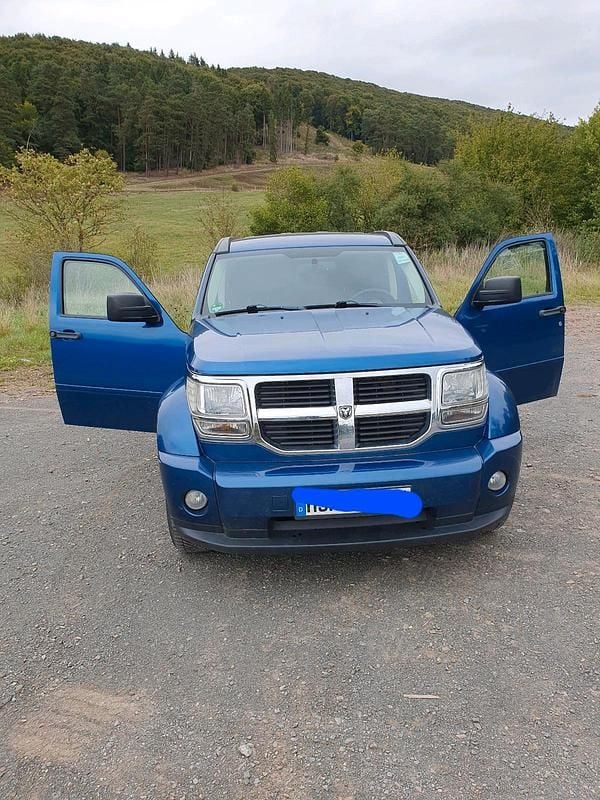Blau Gebraucht 2010 Dodge Nitro SUV | 6.100 € - Bild 1/4