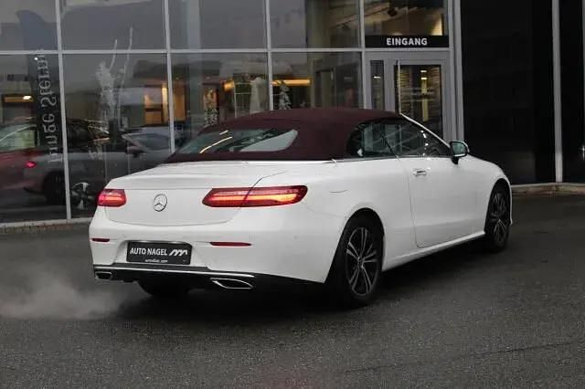 Gebraucht Mercedes E200 Avantgarde 184 PS (135 kW) 2019 Weiß Cabrio