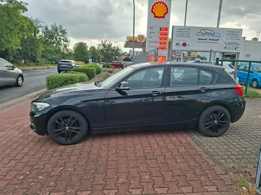 Gebraucht BMW 116 Advantage 109 PS (80 kW) 2017 Schwarz Kleinwagen