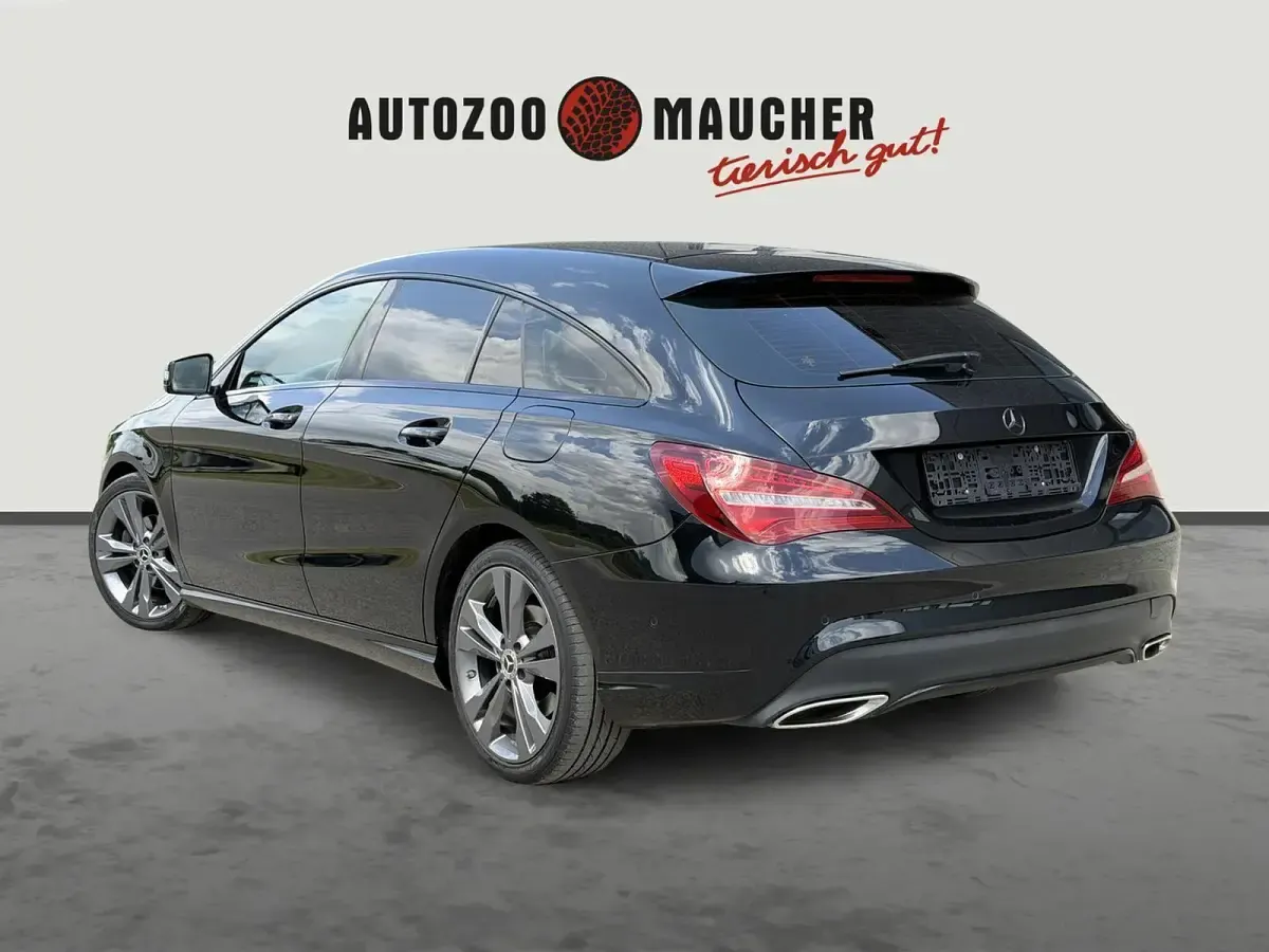 Gebraucht Mercedes CLA180 122 PS (89 kW) 2019 Schwarz Limousine