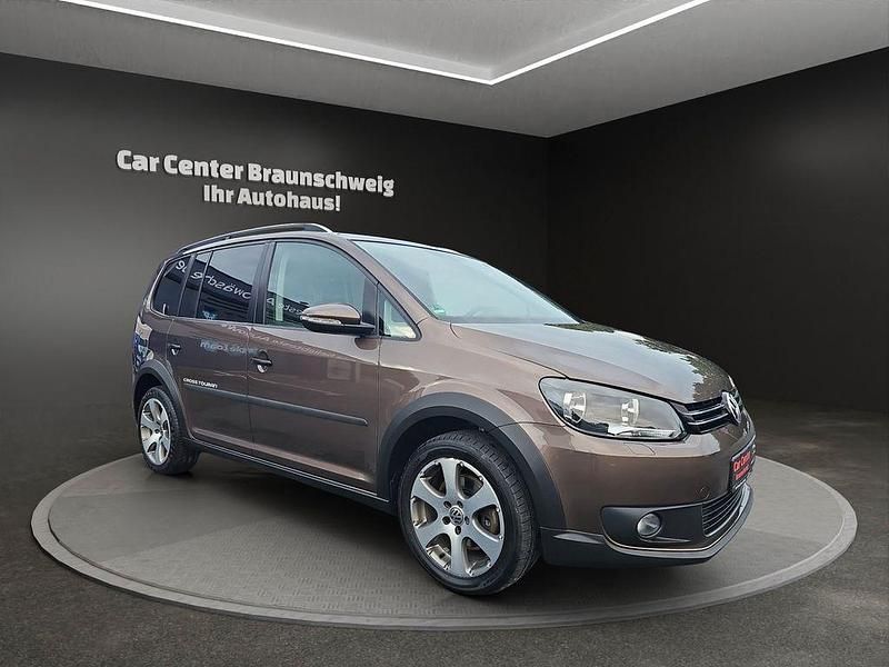 Gebraucht VW Touran Cross 140 PS (102 kW) 2011 Braun Van / Kleinbus