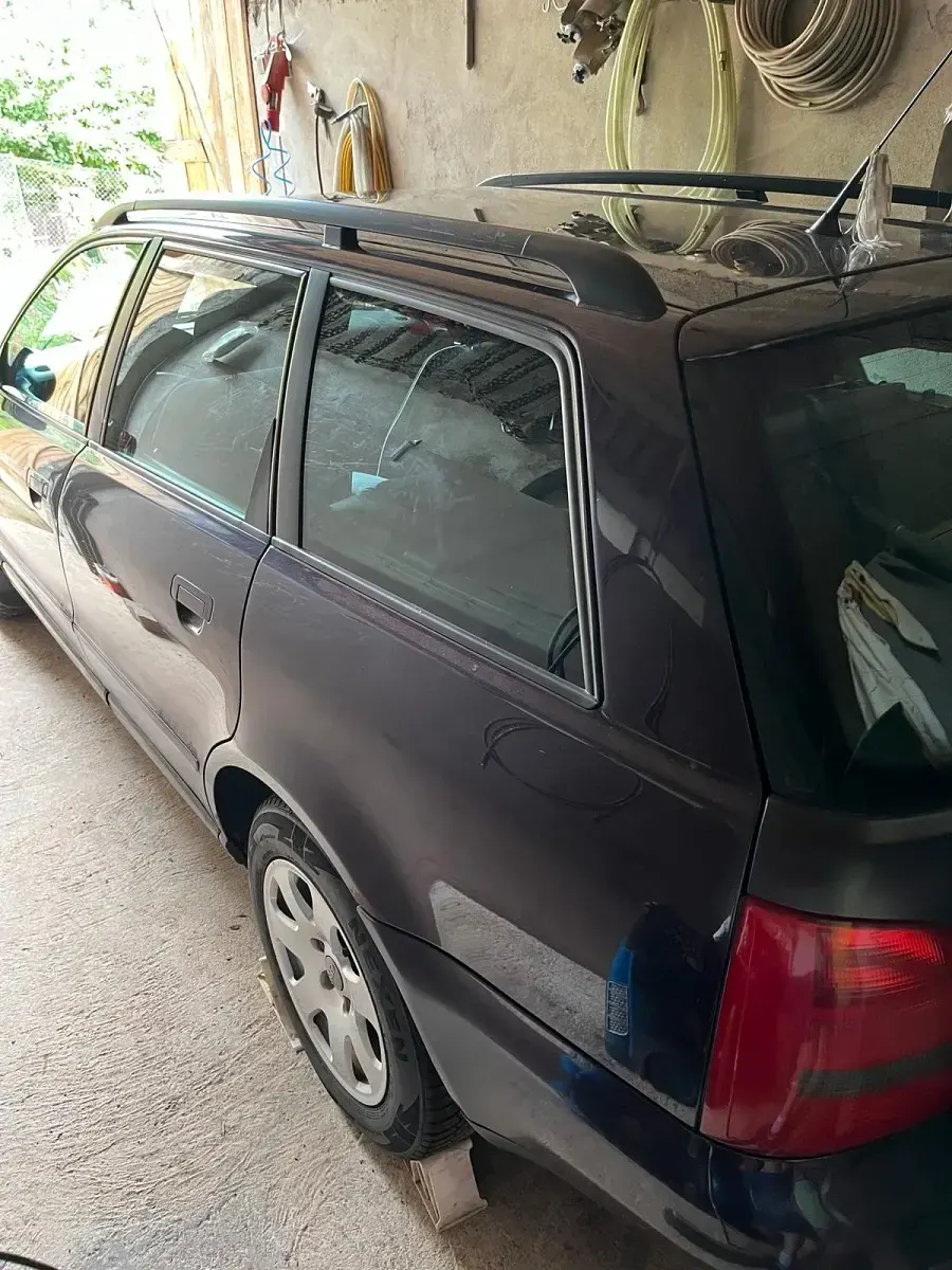 Gebraucht Audi A4 125 PS (91 kW) 1998 Violet Kombi