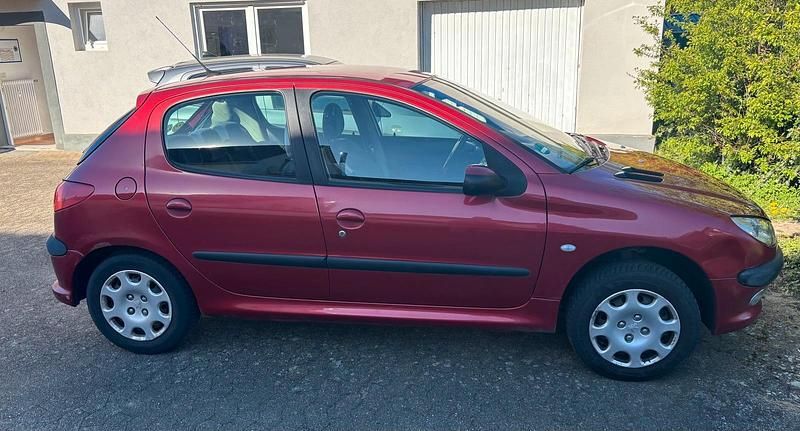 Gebraucht Peugeot 206 88 PS (64 kW) 2004 Rot Kleinwagen
