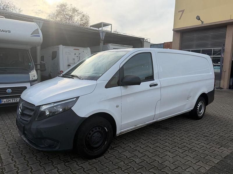Weiß Gebraucht 2020 Mercedes Vito Van / Kleinbus | 9.990 € (Superpreis) - Bild 1/4