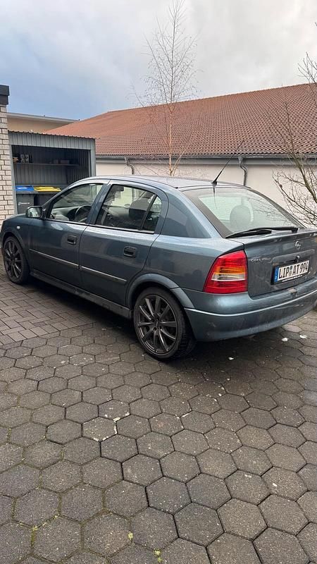 Gebraucht Opel Astra 84 PS (61 kW) 2001 Blau Limousine