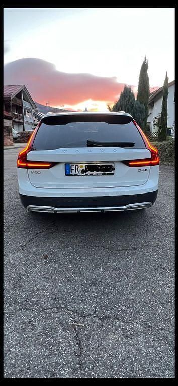 Gebraucht Volvo V90 CC 190 PS (139 kW) 2020 Weiß Kombi