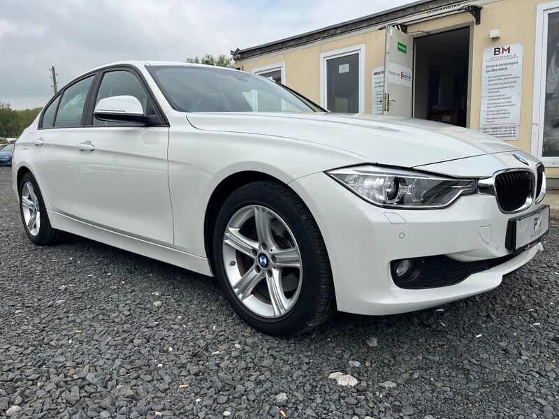 Gebraucht BMW 320 Comfort Edition 184 PS (135 kW) 2014 Alpinweiss iii Limousine