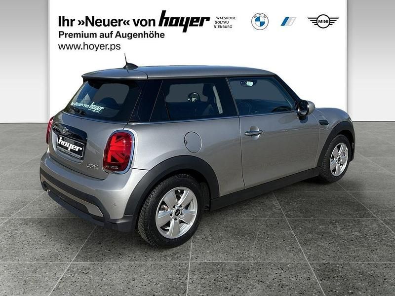 Używany Mini Cooper Hatch 136 KM (100 kW) 2023 Srebrny Hatchback