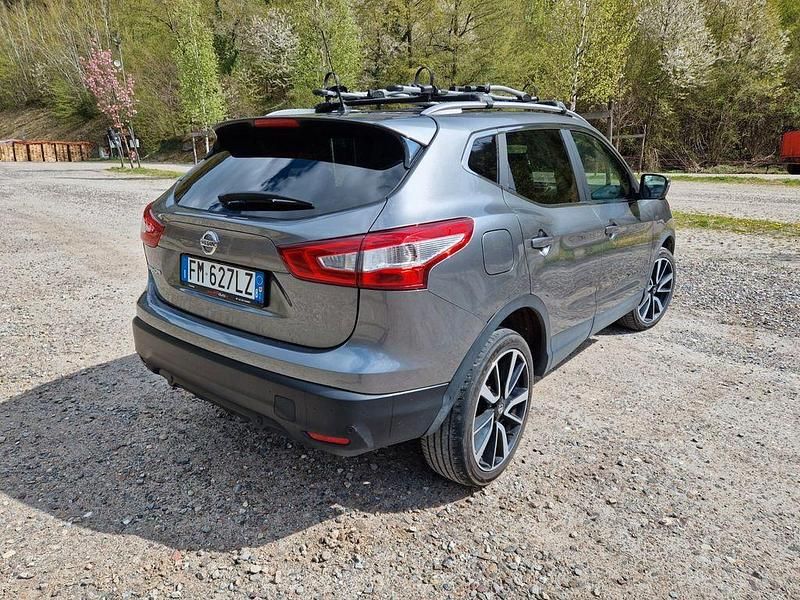 Gebraucht Nissan Qashqai Tekna 131 PS (96 kW) 2017 Grau SUV