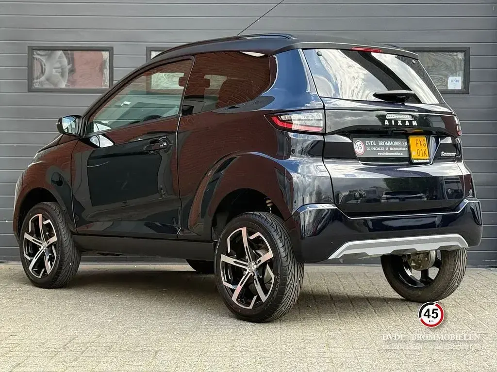 Second-hand Aixam Crossover Premium 2025 Albastru
