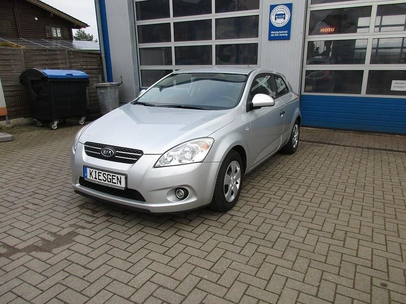 Silber Gebraucht 2009 Kia Ceed Vision Kleinwagen | 4.999 € (Fairer Preis) - Bild 1/4