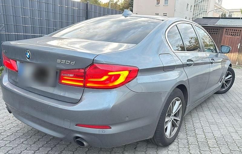 Gebraucht BMW 530 Sport Line 265 PS (194 kW) 2018 Grau Limousine