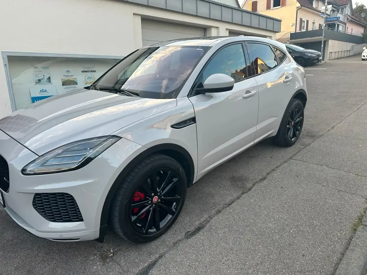 Käytetty Jaguar E-Pace R 300 HP (220 kW) 2018 Andere farben Katumaasturi