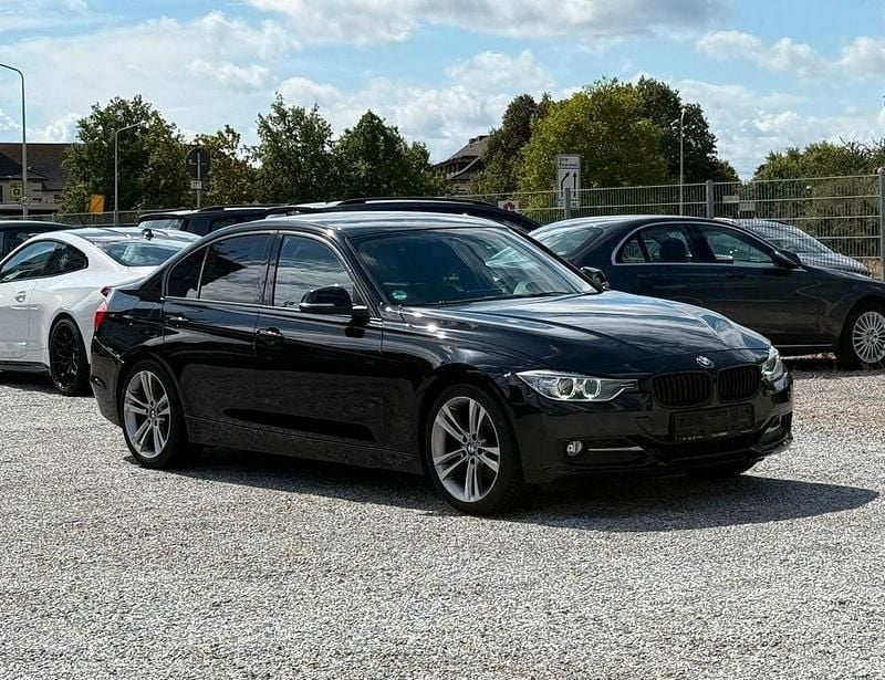 Schwarz Gebraucht 2013 BMW 318 Sport Line Limousine | 8.590 € (Guter Preis) - Bild 1/4