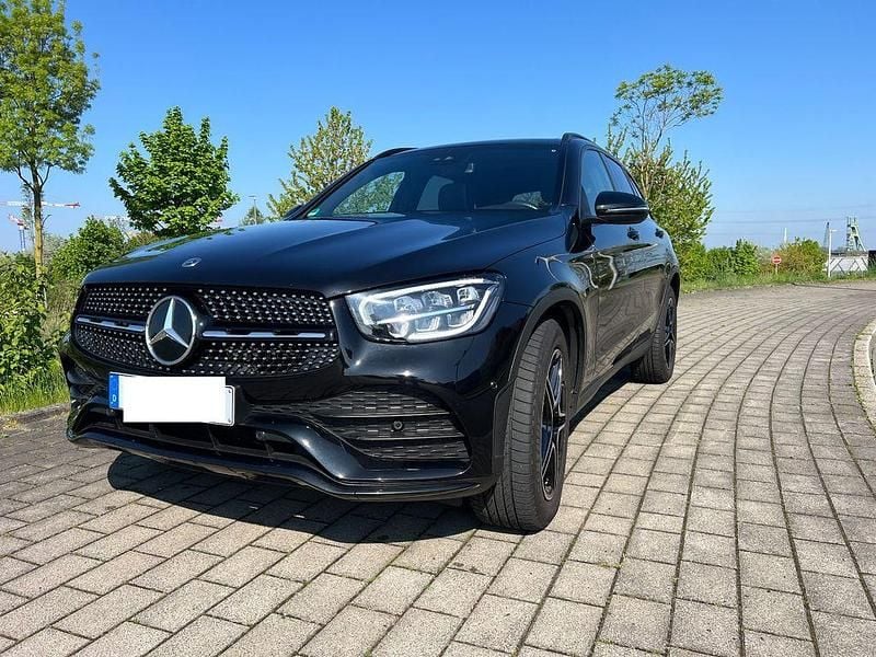 Schwarz Gebraucht 2021 Mercedes GLC300 SUV | 38.500 € (Superpreis) - Bild 1/4