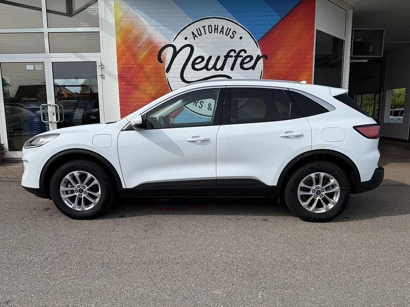 Używany Ford Kuga Titanium 224 KM (164 kW) 2022 Biały SUV